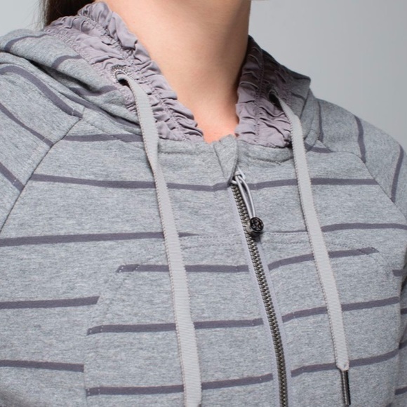 Lululemon Movement Jacket
Cayman Stripe Heathered Medium Grey / Ambient Grey - Picture 5 of 14
